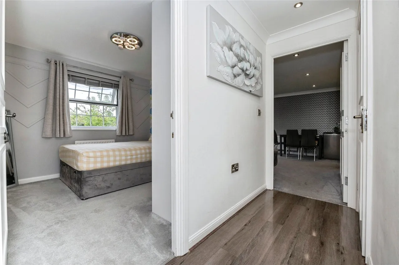 Harper Close, Chafford Hundred, Grays, Essex, RM16, photo 14