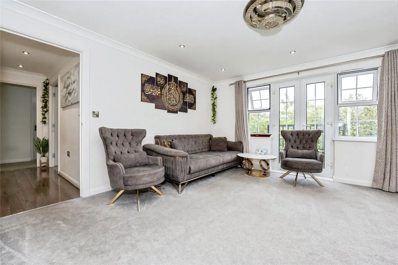 Harper Close, Chafford Hundred, Grays, Essex, RM16, photo 5
