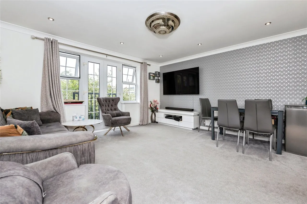 Harper Close, Chafford Hundred, Grays, Essex, RM16, photo 4