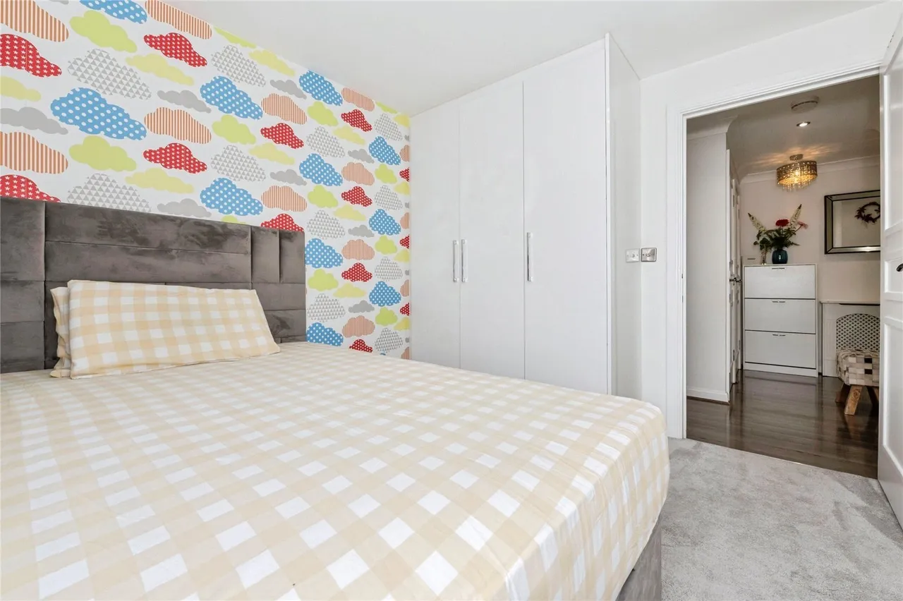 Harper Close, Chafford Hundred, Grays, Essex, RM16, photo 12