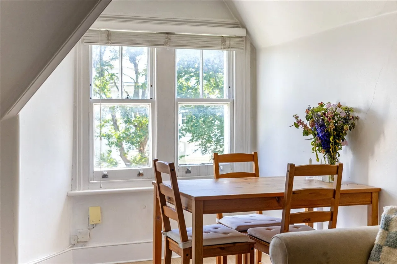 Larkhall Rise, London, SW4, photo 4