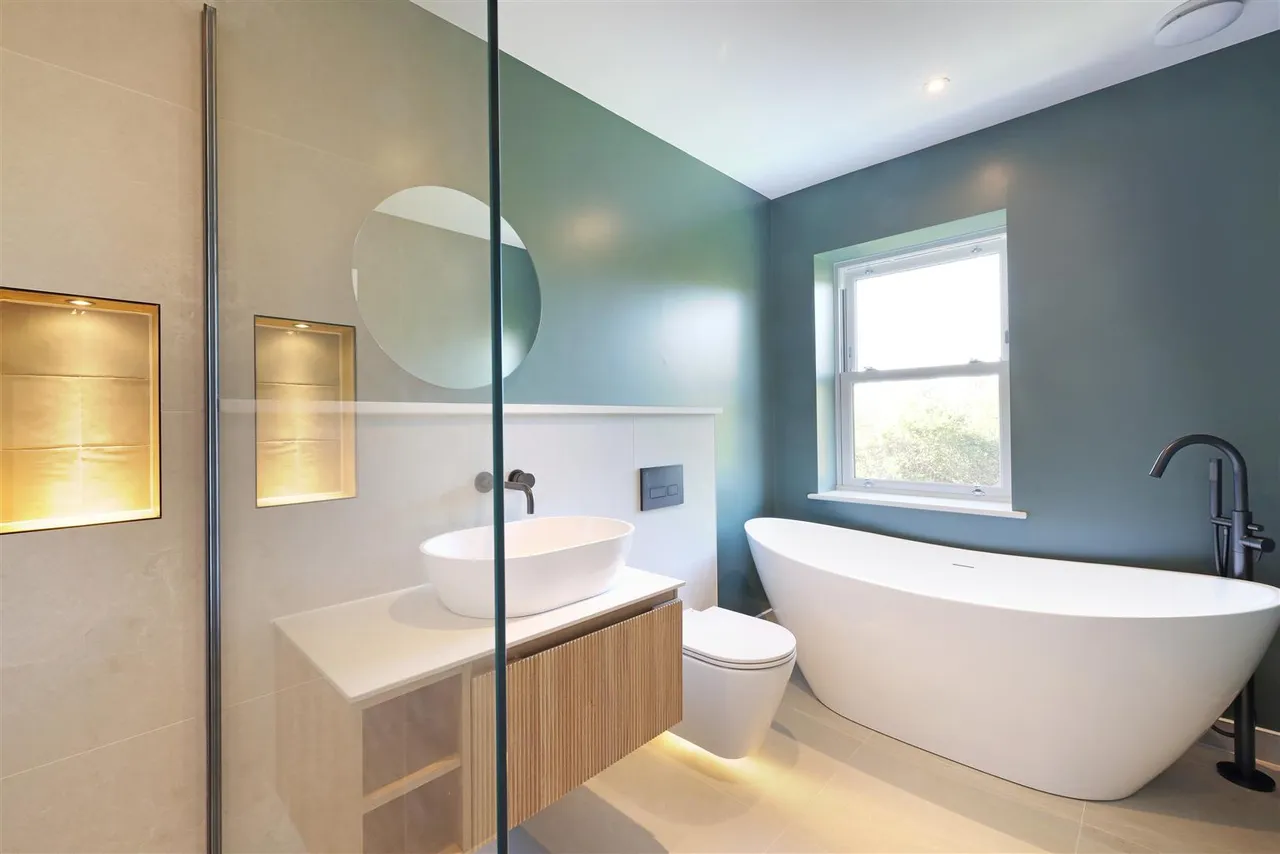 Paddock Grove, Effingham, KT24, photo 11