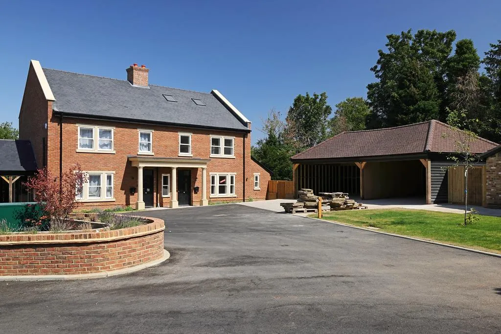 Paddock Grove, Effingham, KT24, photo 14