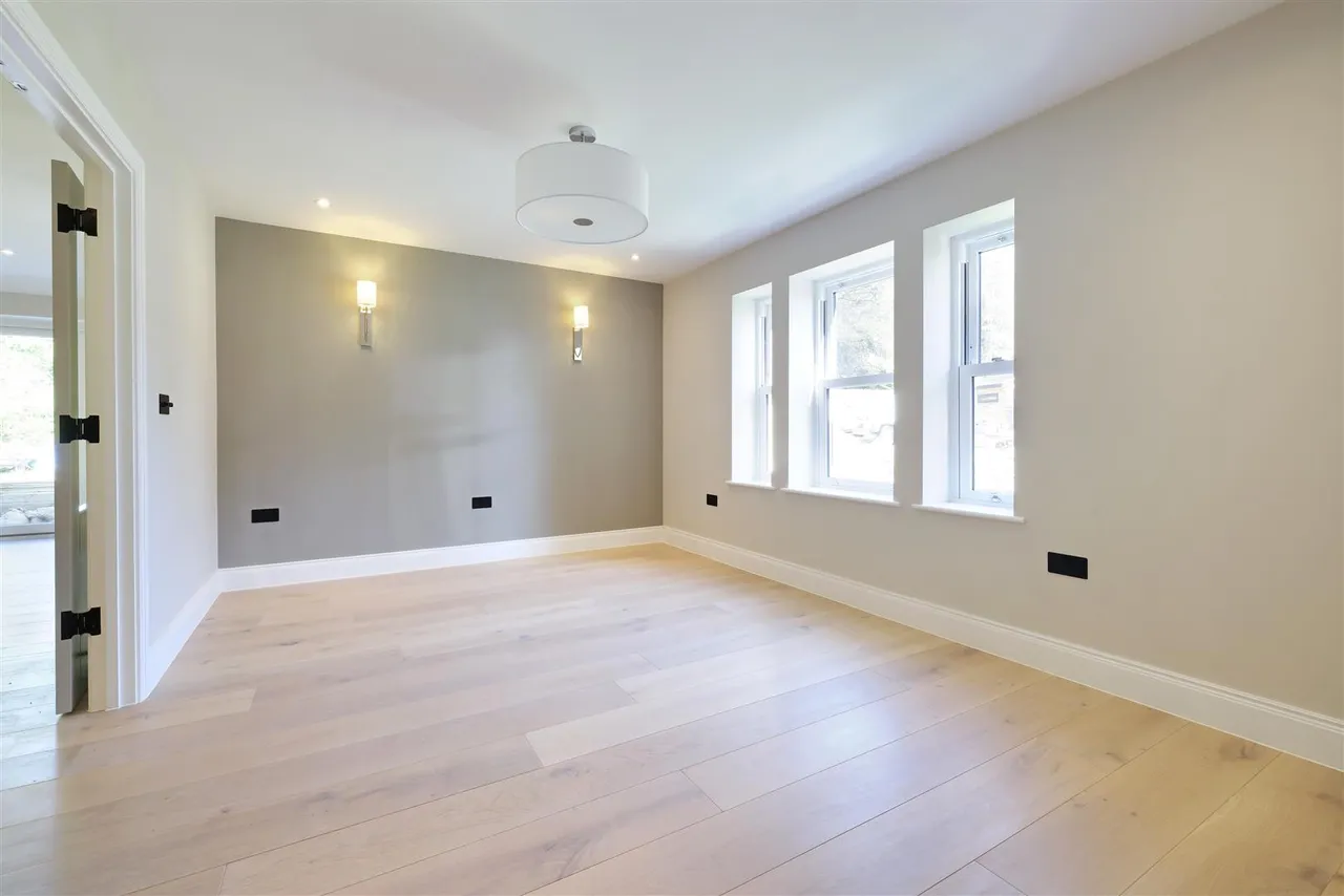 Paddock Grove, Effingham, KT24, photo 10