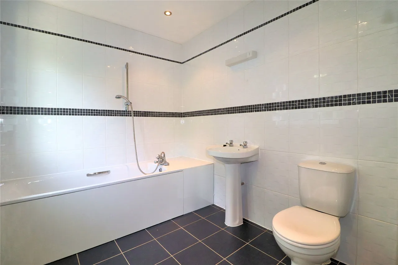 College Lane, Woking, GU22, photo 9