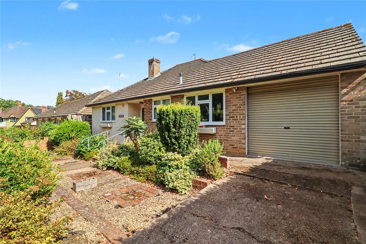 College Lane, Woking, GU22, photo 12