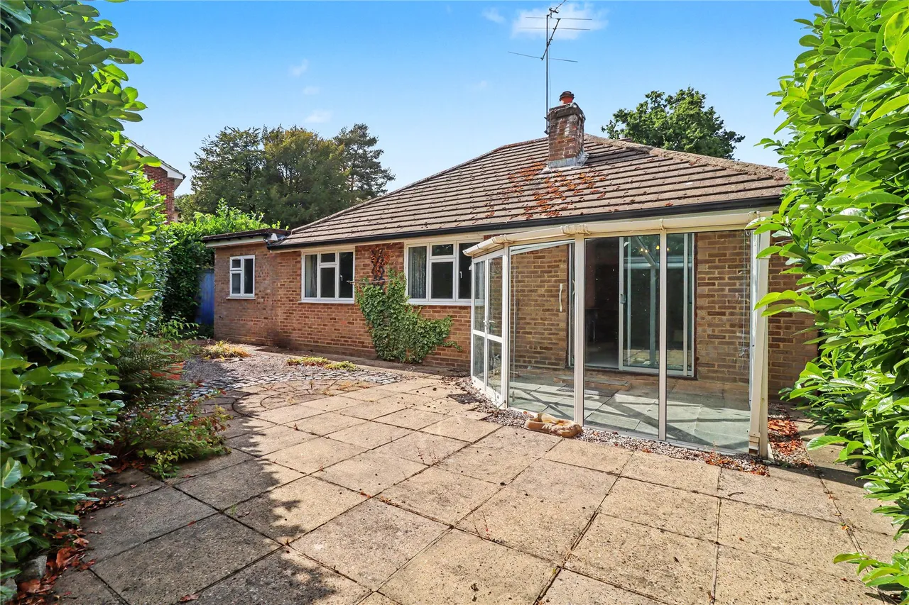 College Lane, Woking, GU22, photo 6