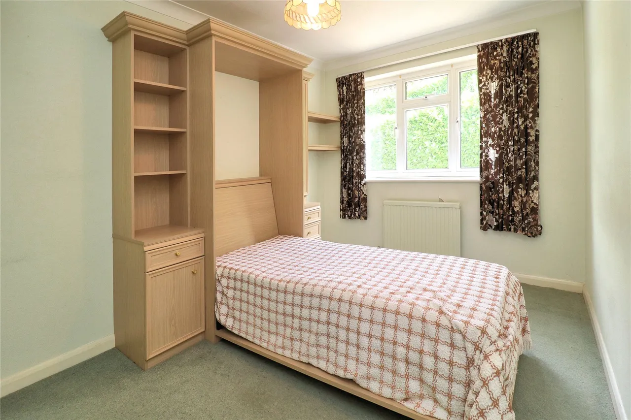 College Lane, Woking, GU22, photo 11