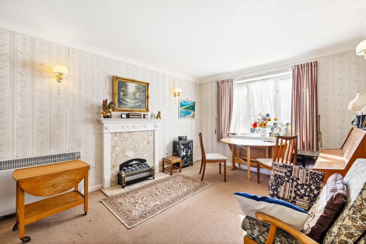 Flat 30, Forest Lodge Portland Road, East Grinstead, East Grinstead, RH19 4EZ, photo 2