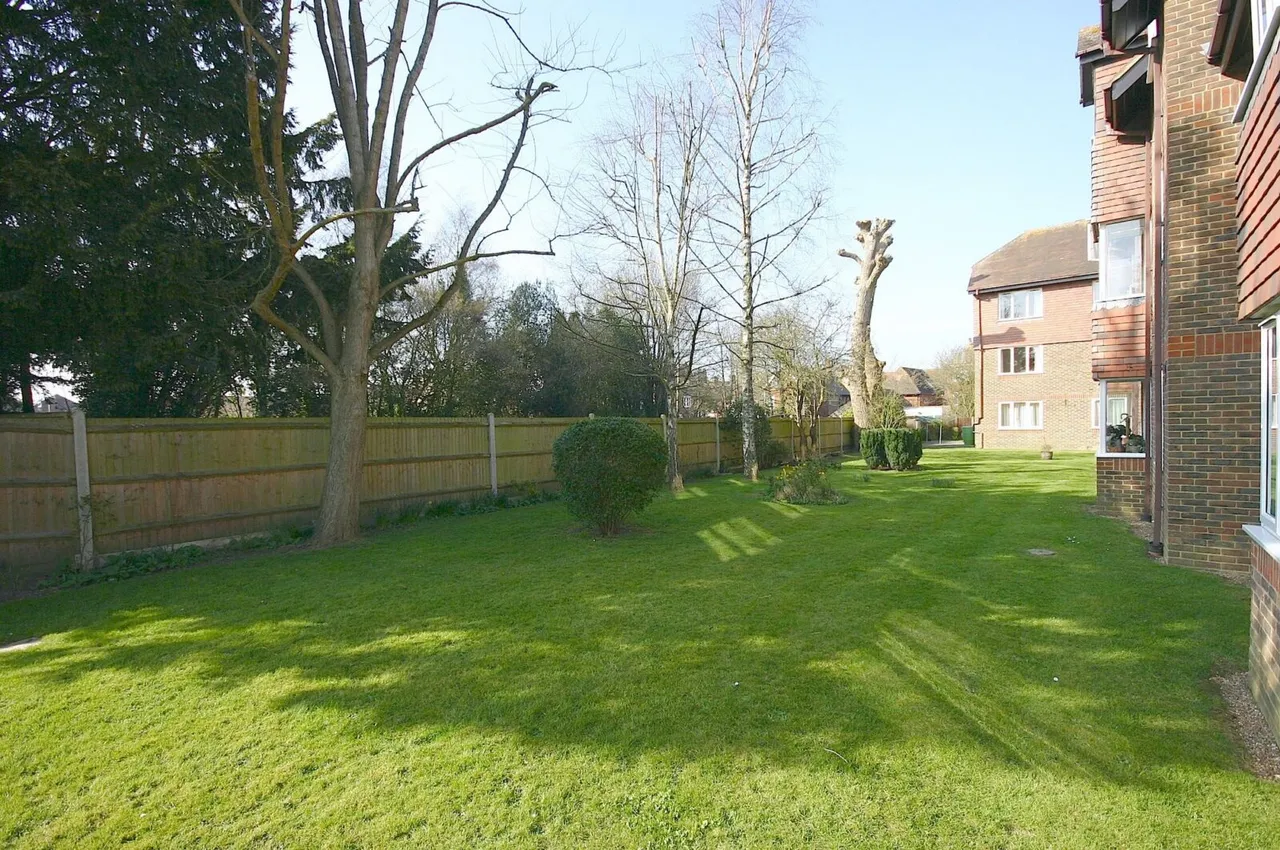 Flat 30, Forest Lodge Portland Road, East Grinstead, East Grinstead, RH19 4EZ, photo 4