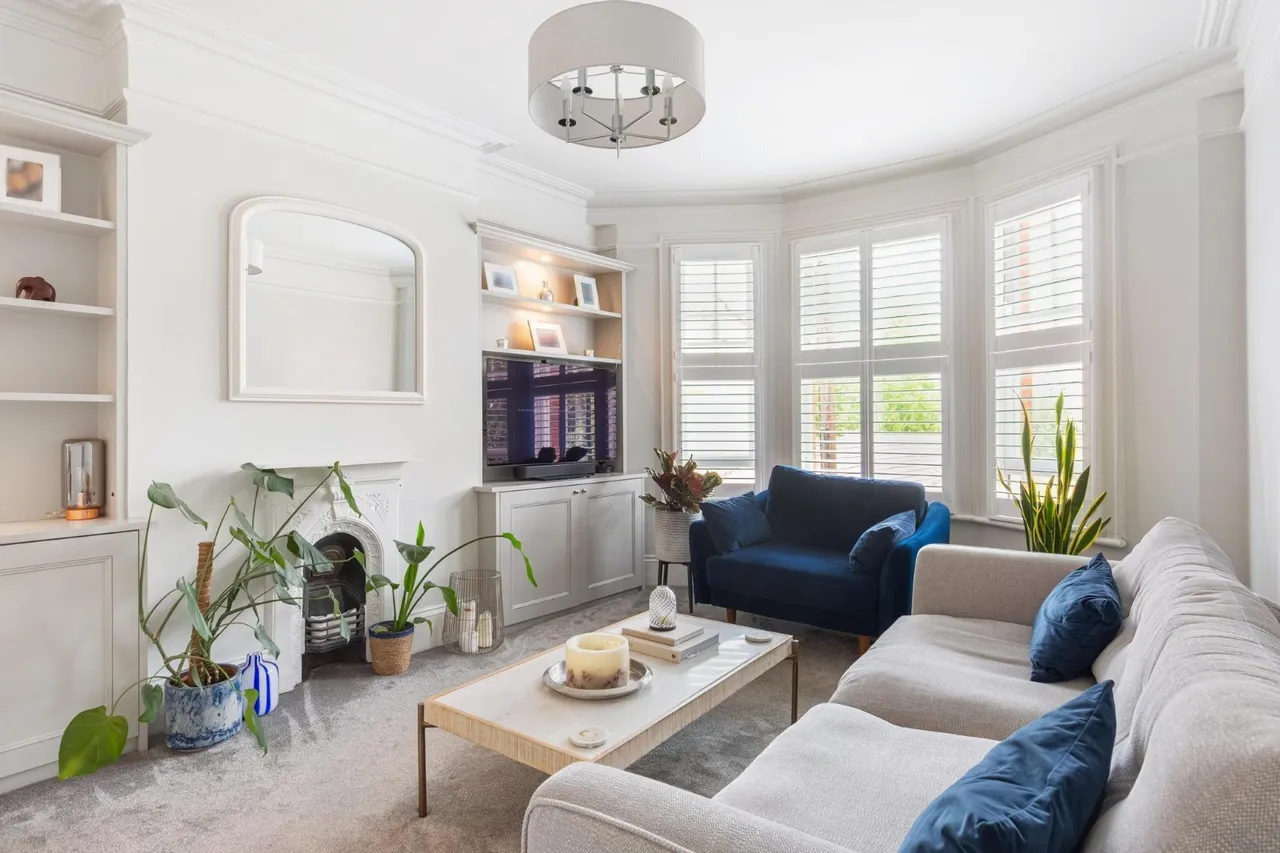 2 bed flat for sale, Aristotle Road, London, SW4