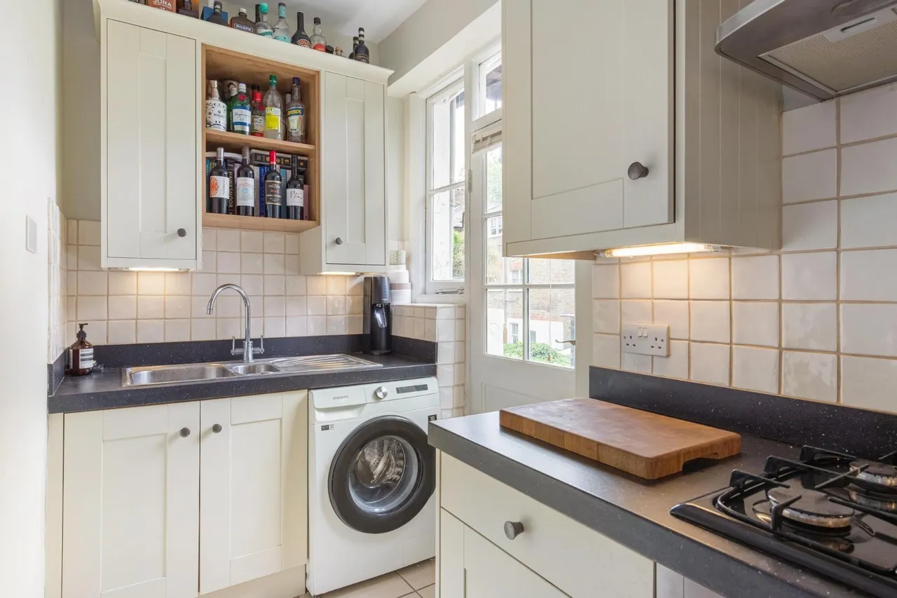 Aristotle Road, London, SW4, photo 10