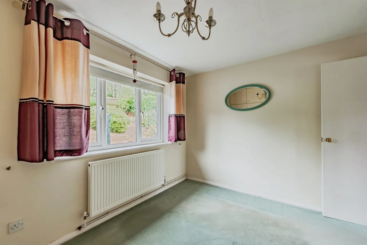 Braes Mead, South Nutfield, RH1, photo 10