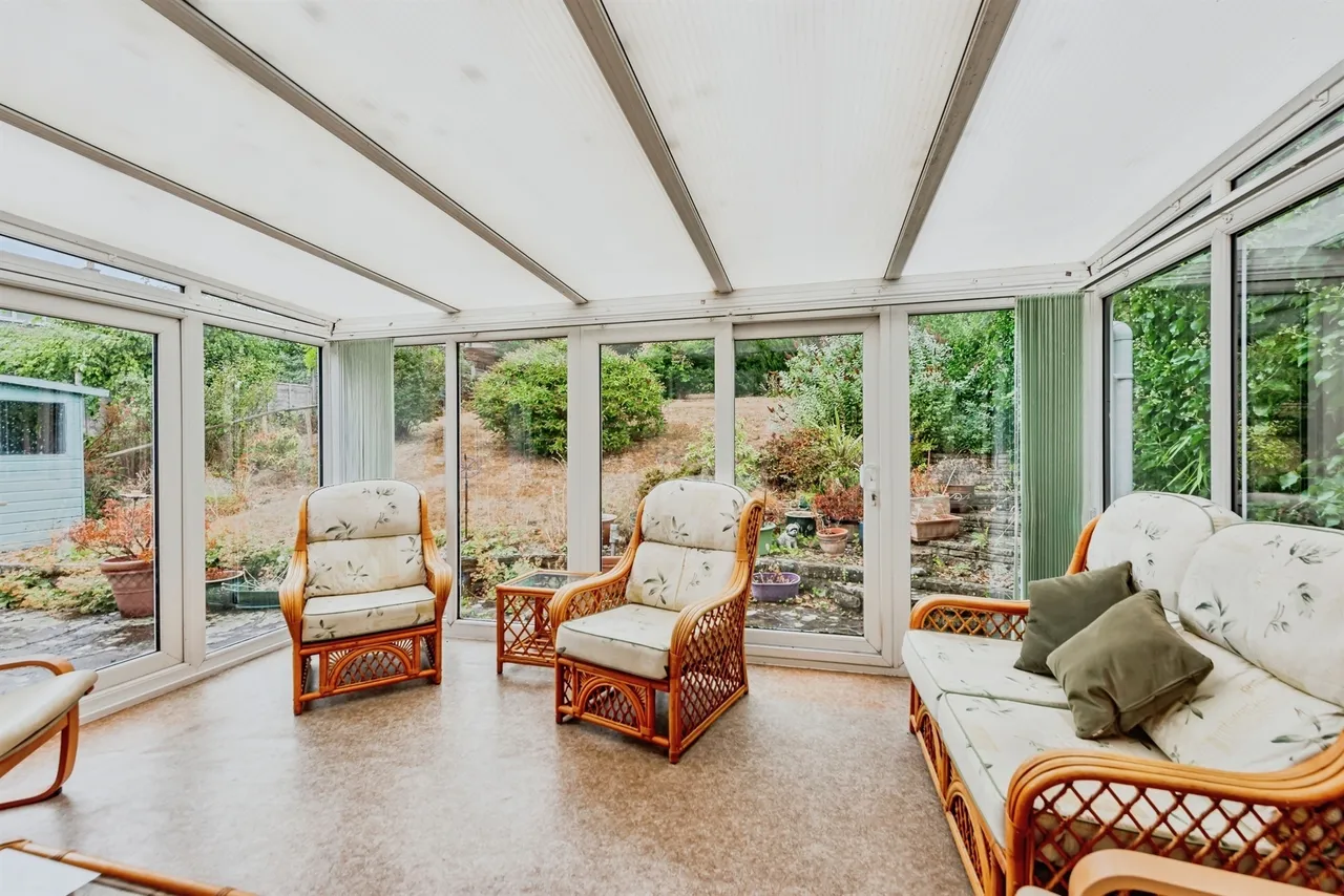 Braes Mead, South Nutfield, RH1, photo 6