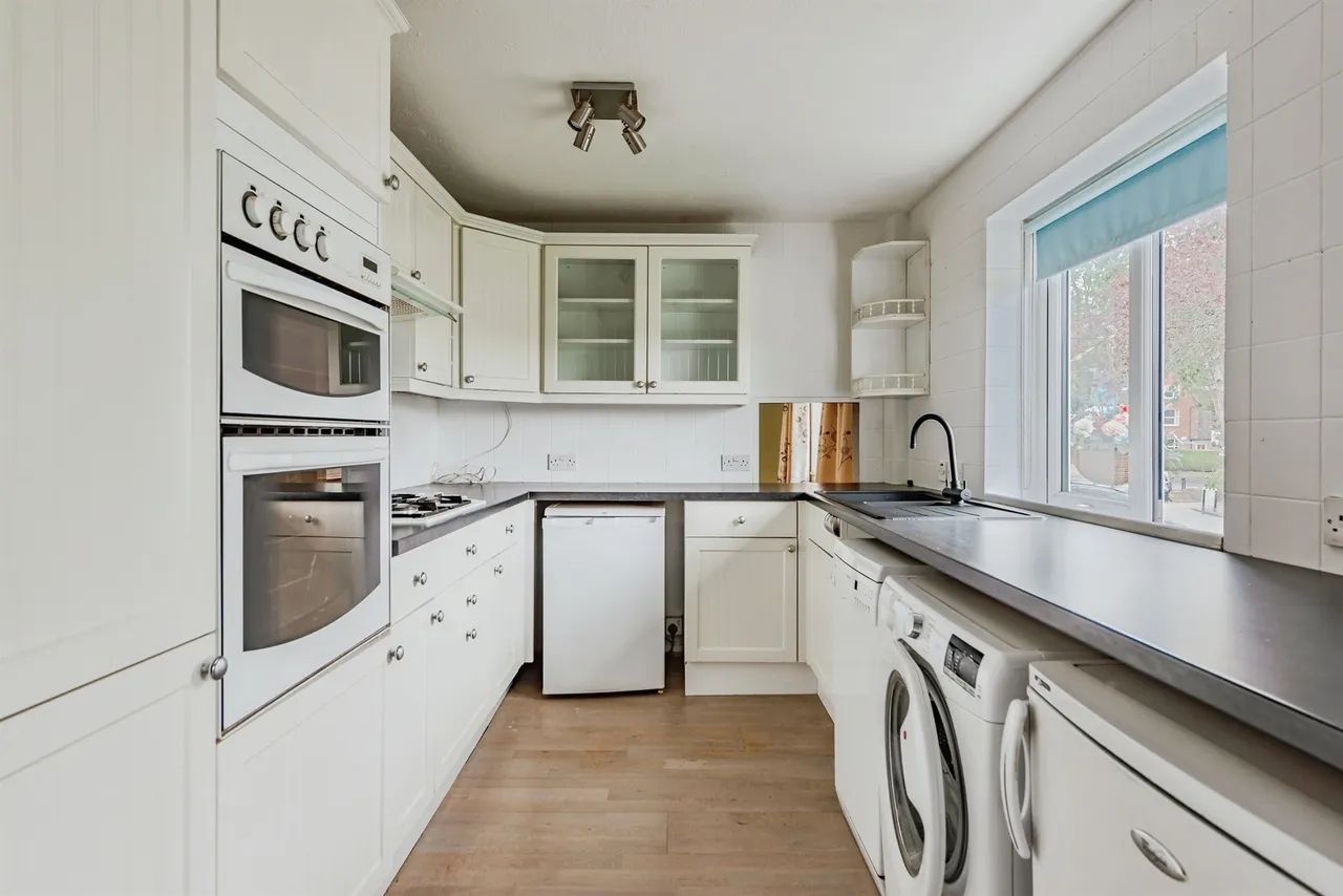 Braes Mead, South Nutfield, RH1, photo 7