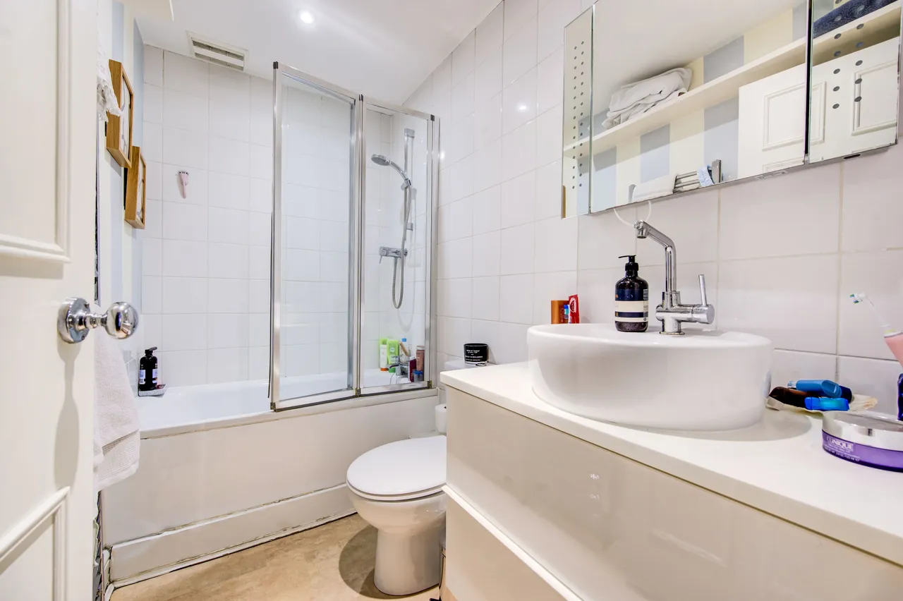Lower Ground Floor Flat, 35 Barton Road, London, photo 10