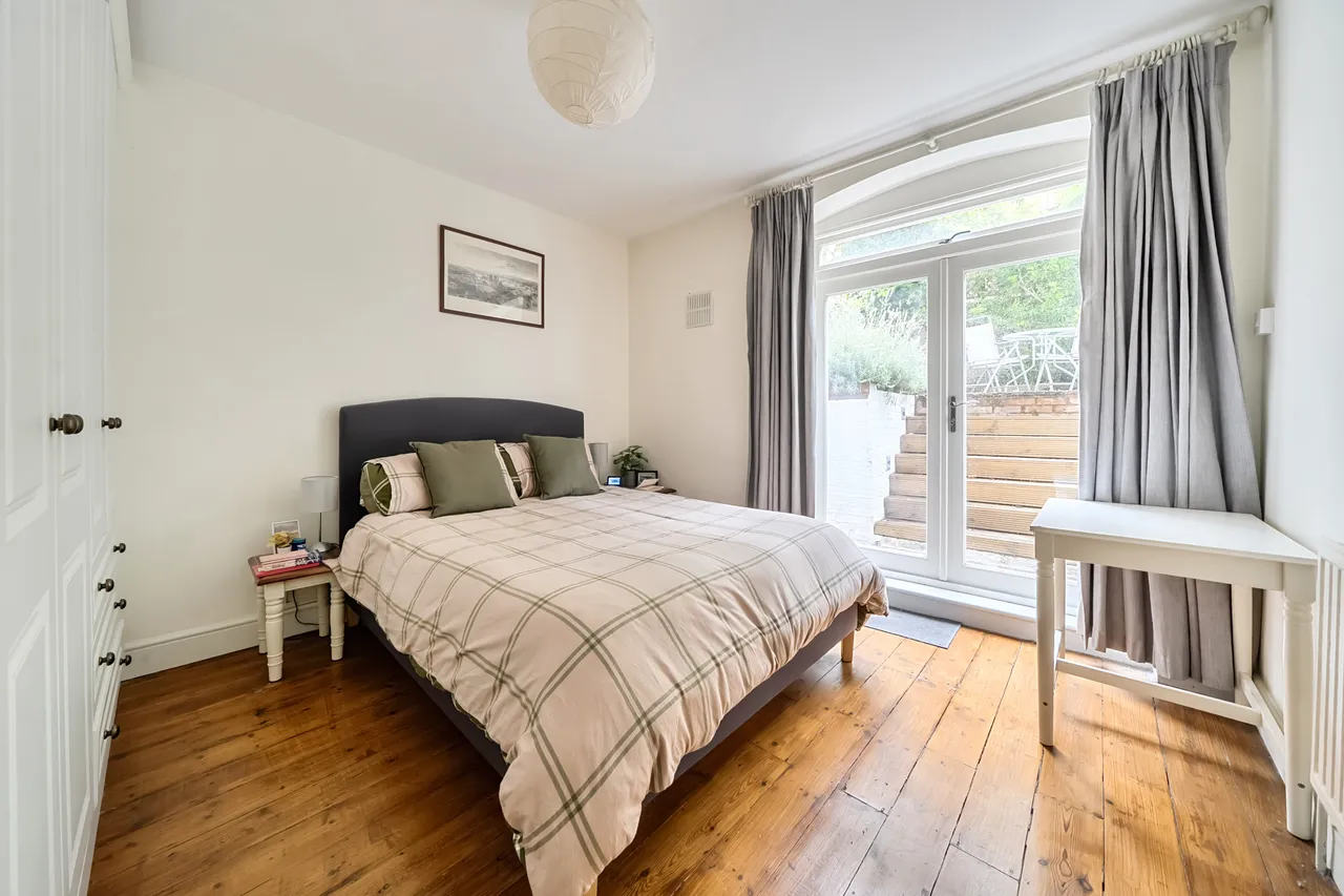 Lower Ground Floor Flat, 35 Barton Road, London, photo 8