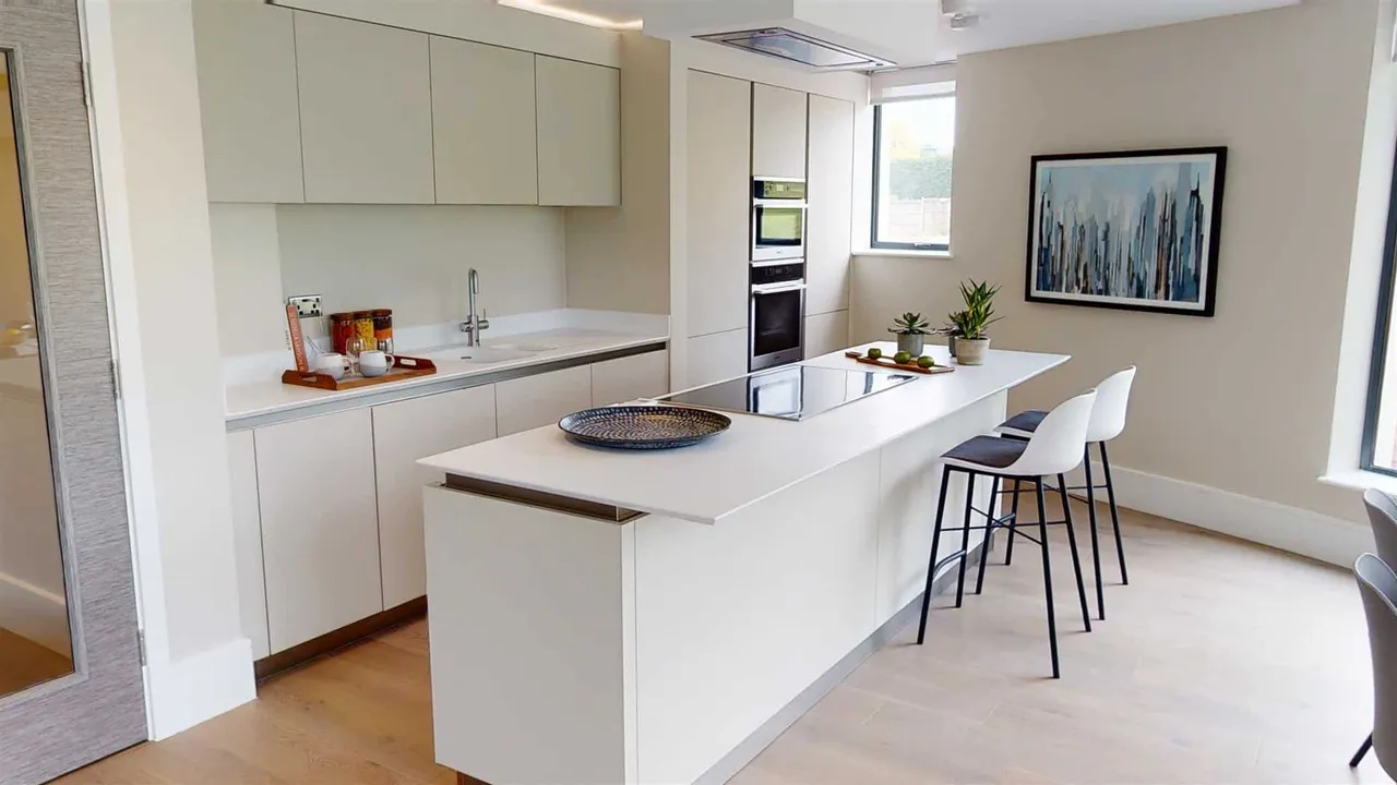 Montgomerie Lodge, High Road, Chigwell, photo 8