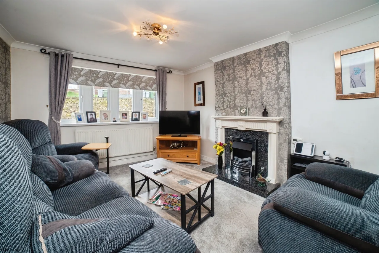 Lynnes Close, Blidworth, NG21, photo 3