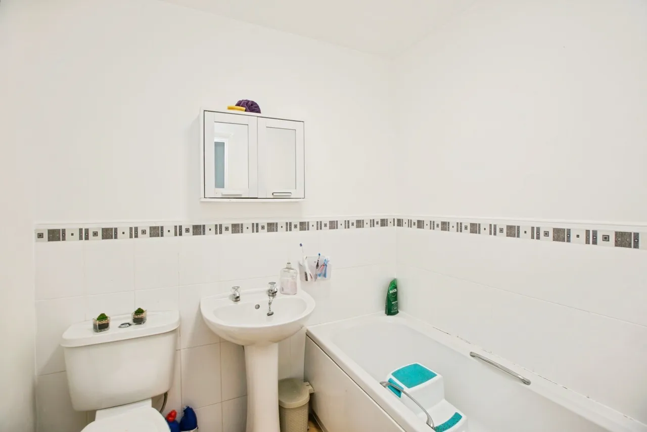Cusworth Close, Halifax, West Yorkshire, HX1, photo 7