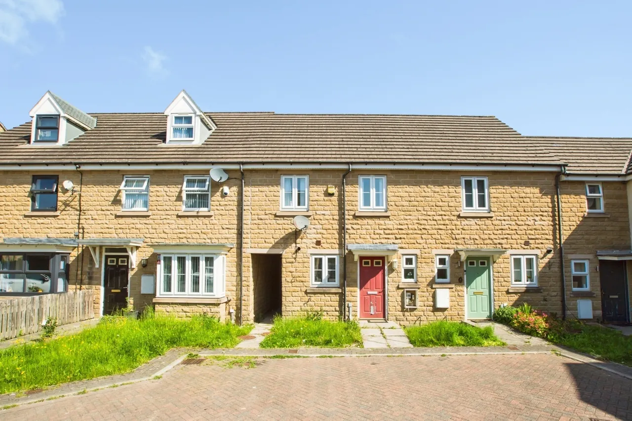 2 bed house for sale — Cusworth Close, Halifax, West Yorkshire, HX1