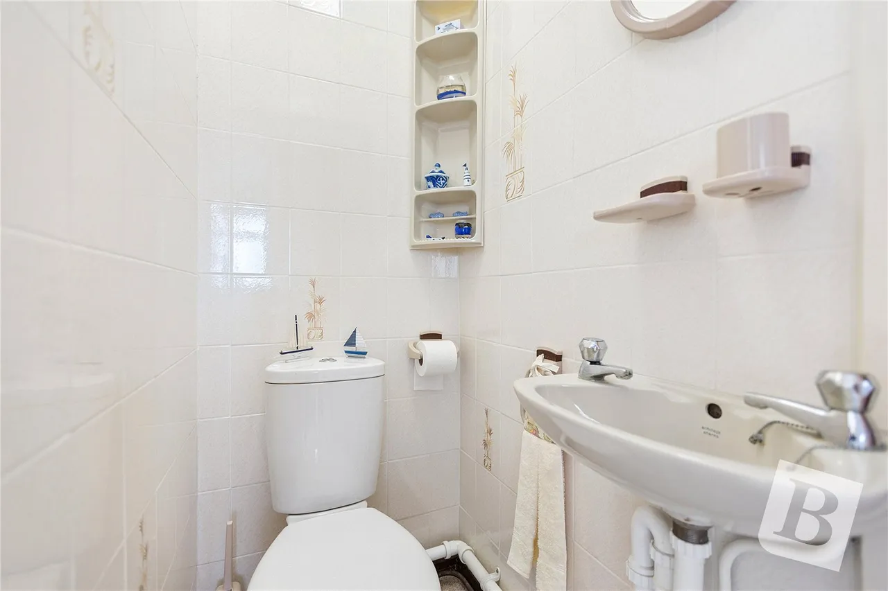 Carruthers Close, Wickford, SS11, photo 13