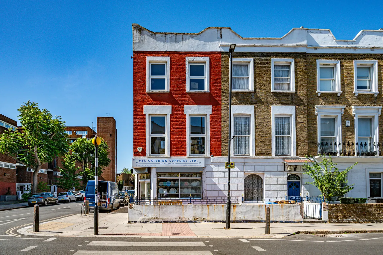 3 bed site for sale — 85 Castlehaven Road, London