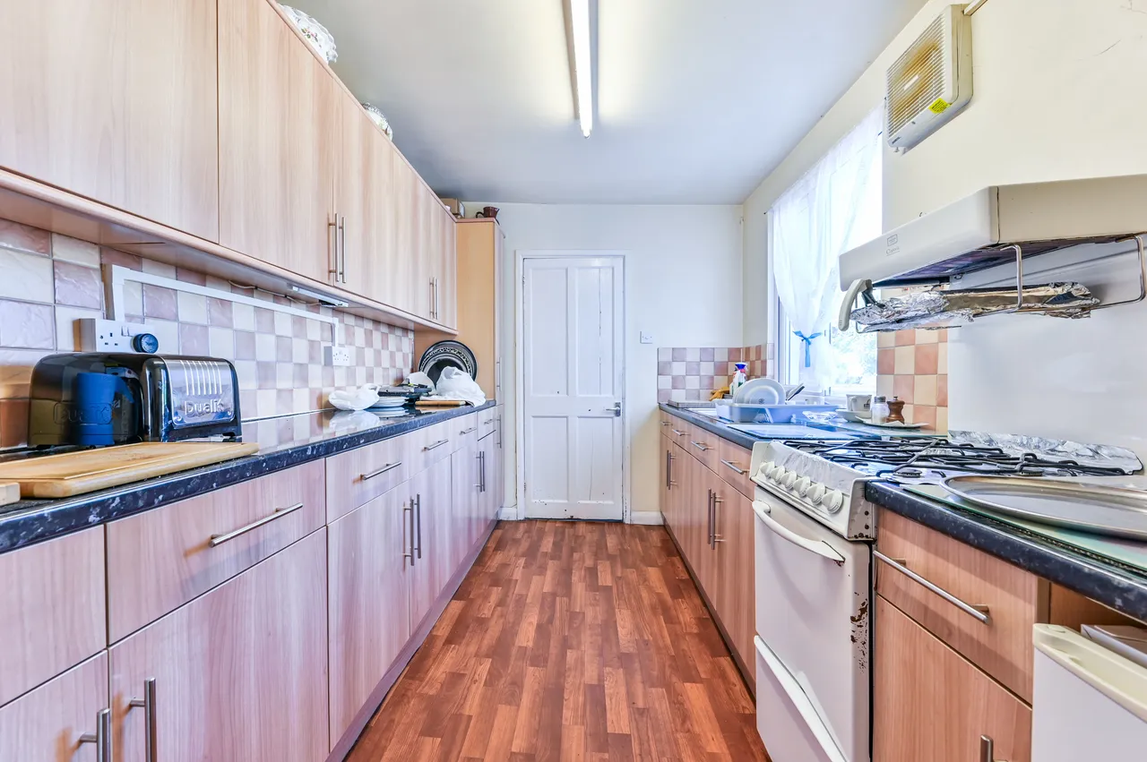 85 Castlehaven Road, London, photo 2
