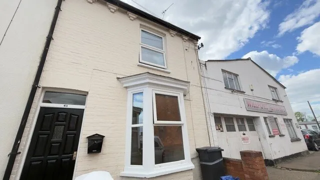 3 bed house to rent, Albemarle Road, Taunton, TA1