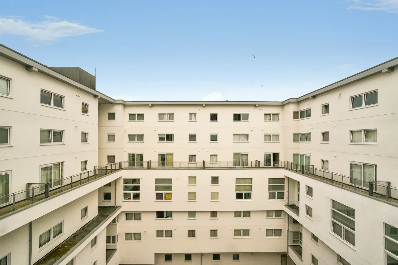 Beckhampton Street, Swindon, SN1, photo 9