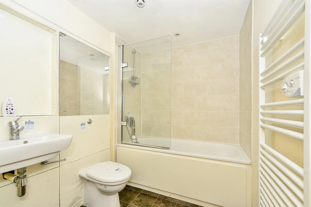 Beckhampton Street, Swindon, SN1, photo 8