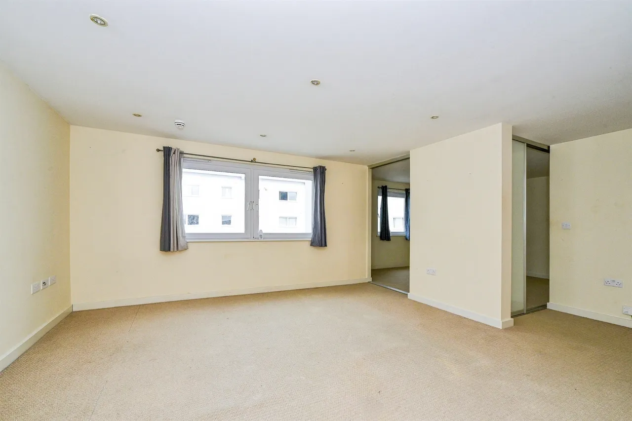 Beckhampton Street, Swindon, SN1, photo 2