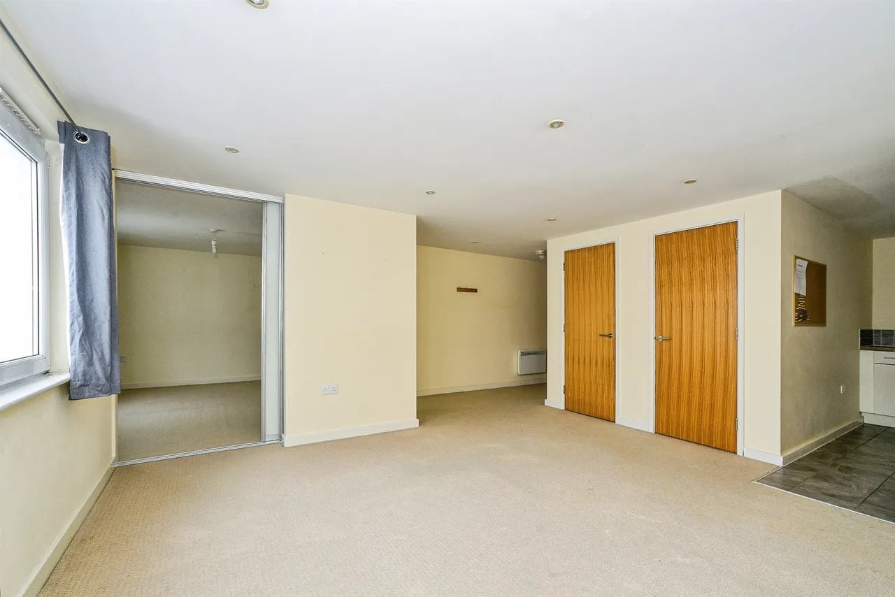 Beckhampton Street, Swindon, SN1, photo 3