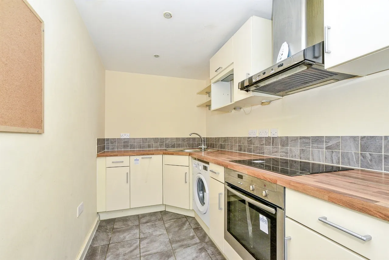 Beckhampton Street, Swindon, SN1, photo 4