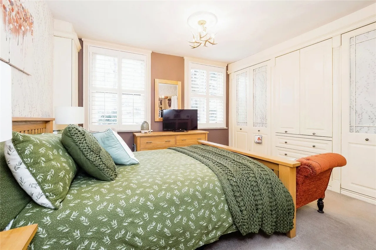 Gravel Lane, Chigwell, Essex, IG7, photo 6