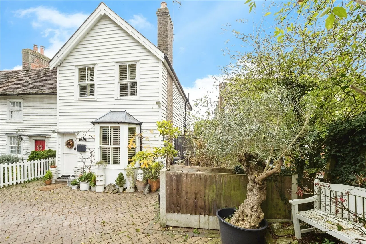 3 bed house for sale — Gravel Lane, Chigwell, Essex, IG7