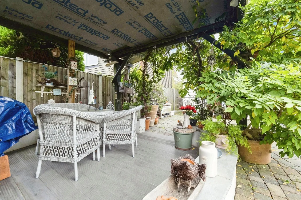Gravel Lane, Chigwell, Essex, IG7, photo 8