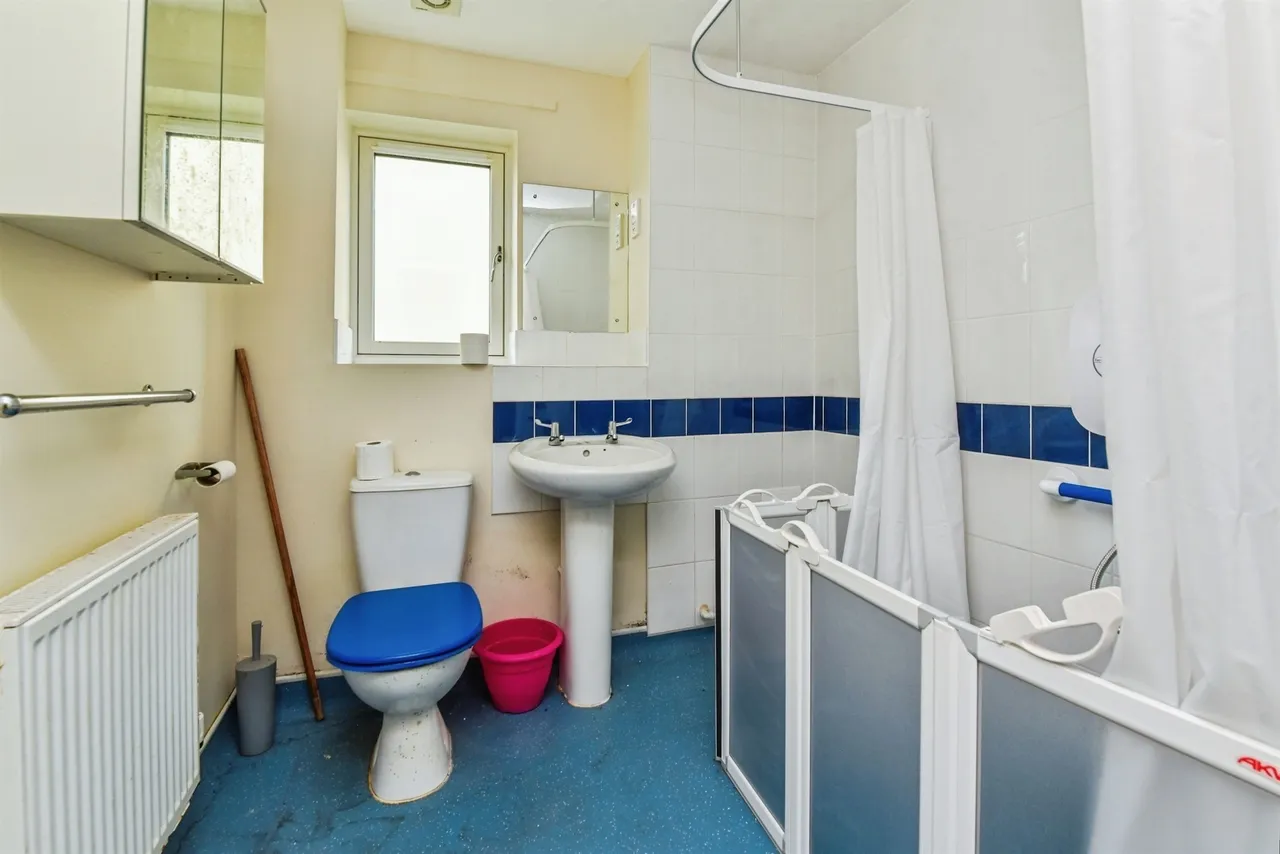 Bennett Gardens, Frome, BA11, photo 9