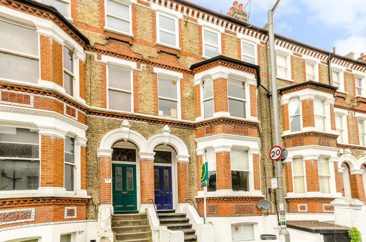 1 bed flat to rent — 59c Schubert Road, London