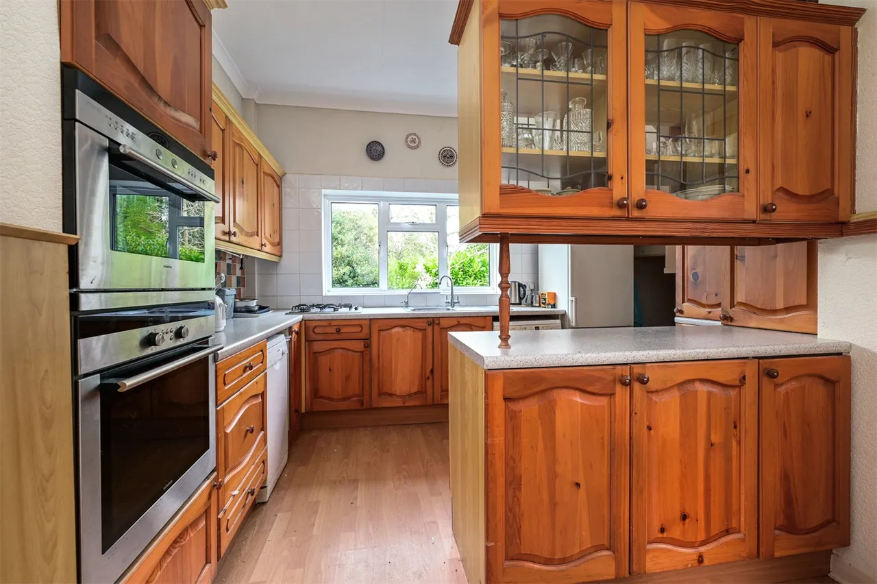 Cedar Road, Farnborough, Hampshire, GU14 7AX, photo 4