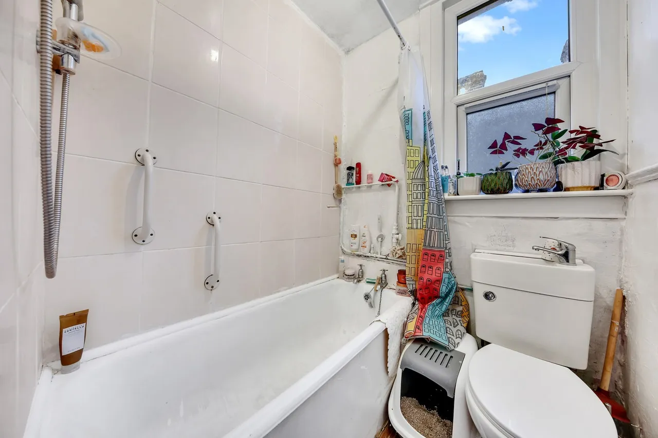 26 Cranmer Road, London, E7 0JW, photo 21