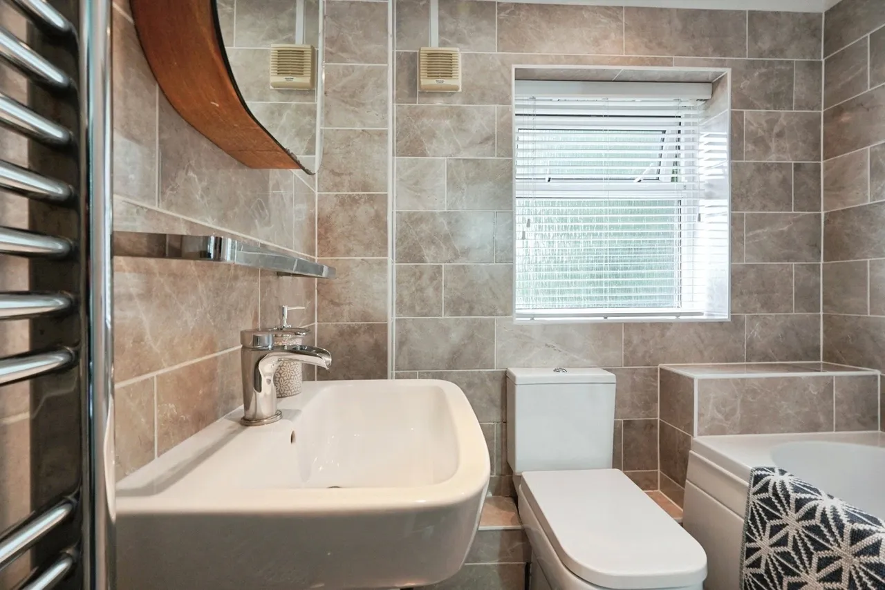 Guilford Avenue, Whitfield, CT16, photo 11