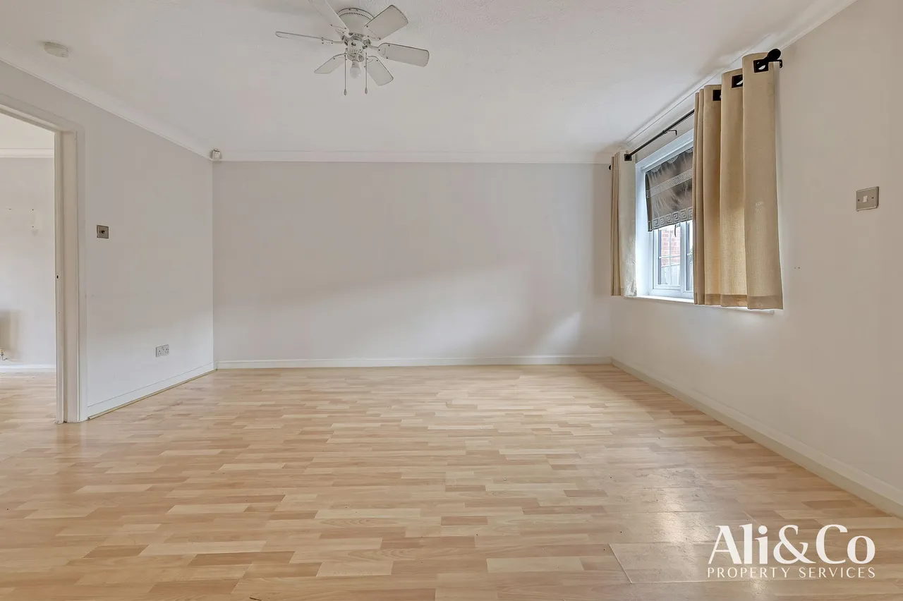 Archates Avenue, Grays, Essex, RM16 6QS, photo 4