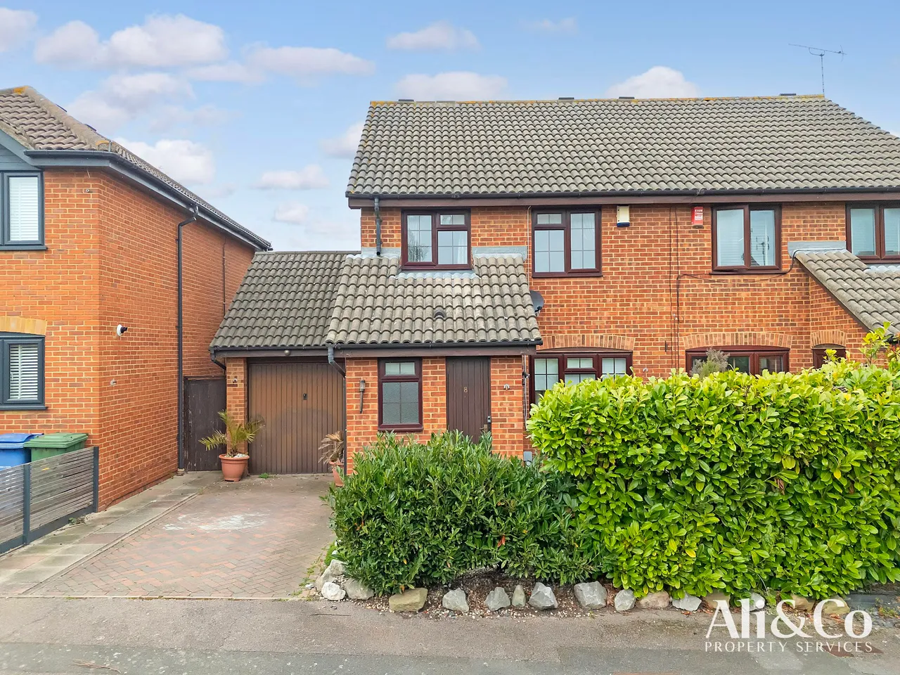 3 bed house for sale — Archates Avenue, Grays, Essex, RM16 6QS