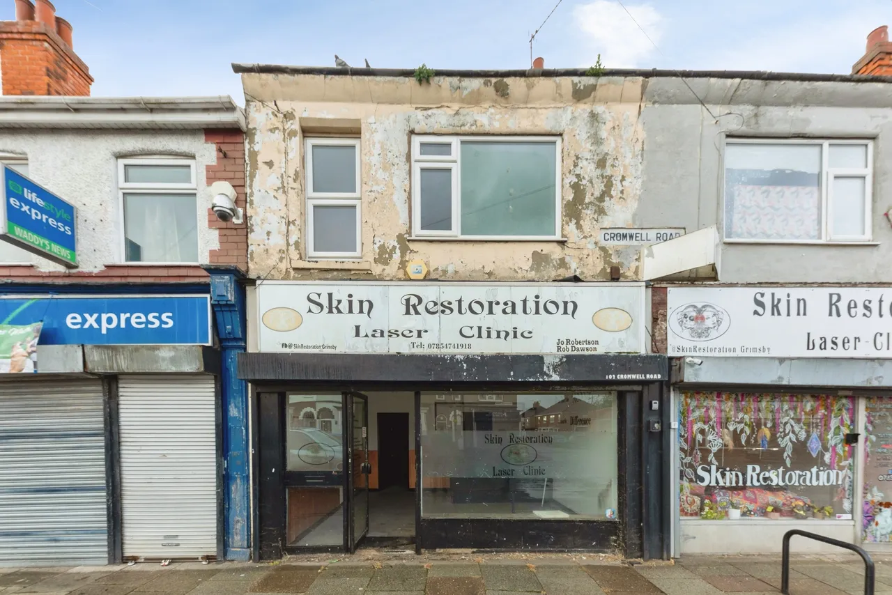 1 bed shop for sale, Cromwell Road, Grimsby, DN31
