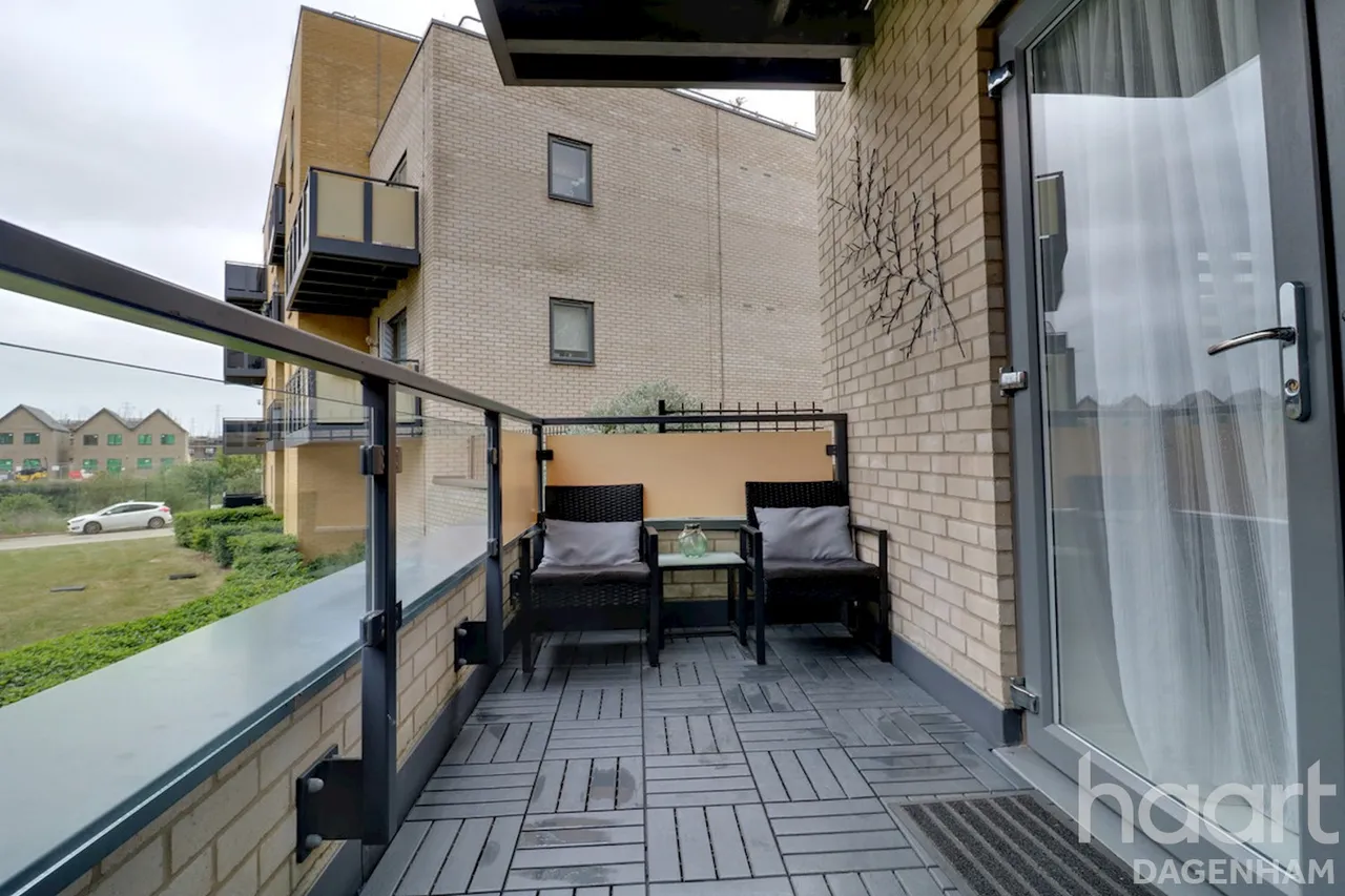 Handley Page Road, Barking, IG11, photo 16