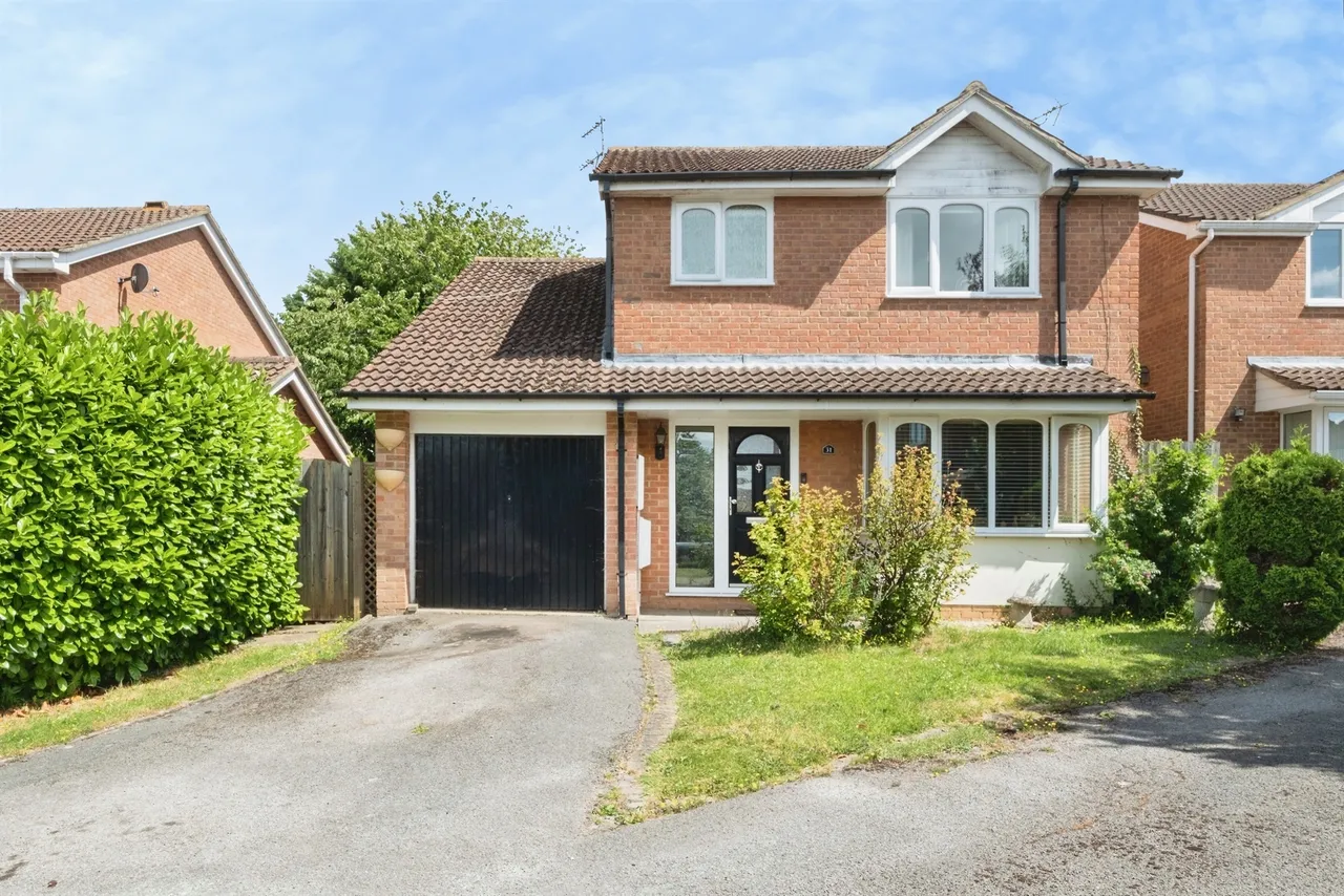 4 bed house for sale — Kingfisher Road, BUCKINGHAM