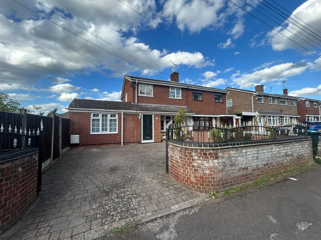 3 bed house to rent, Toulmin Drive, Swadlincote, DE11