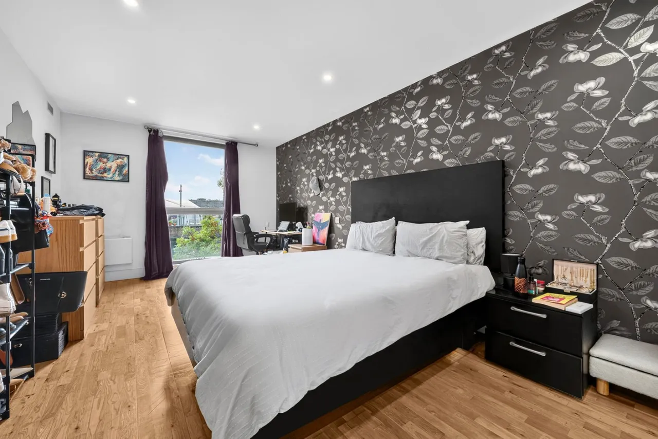 Chalk Farm Road, London, NW1, photo 4