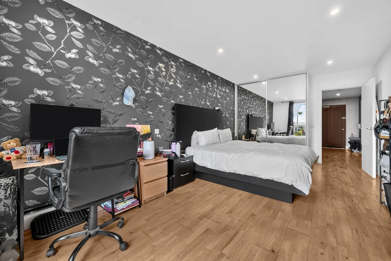 Chalk Farm Road, London, NW1, photo 11